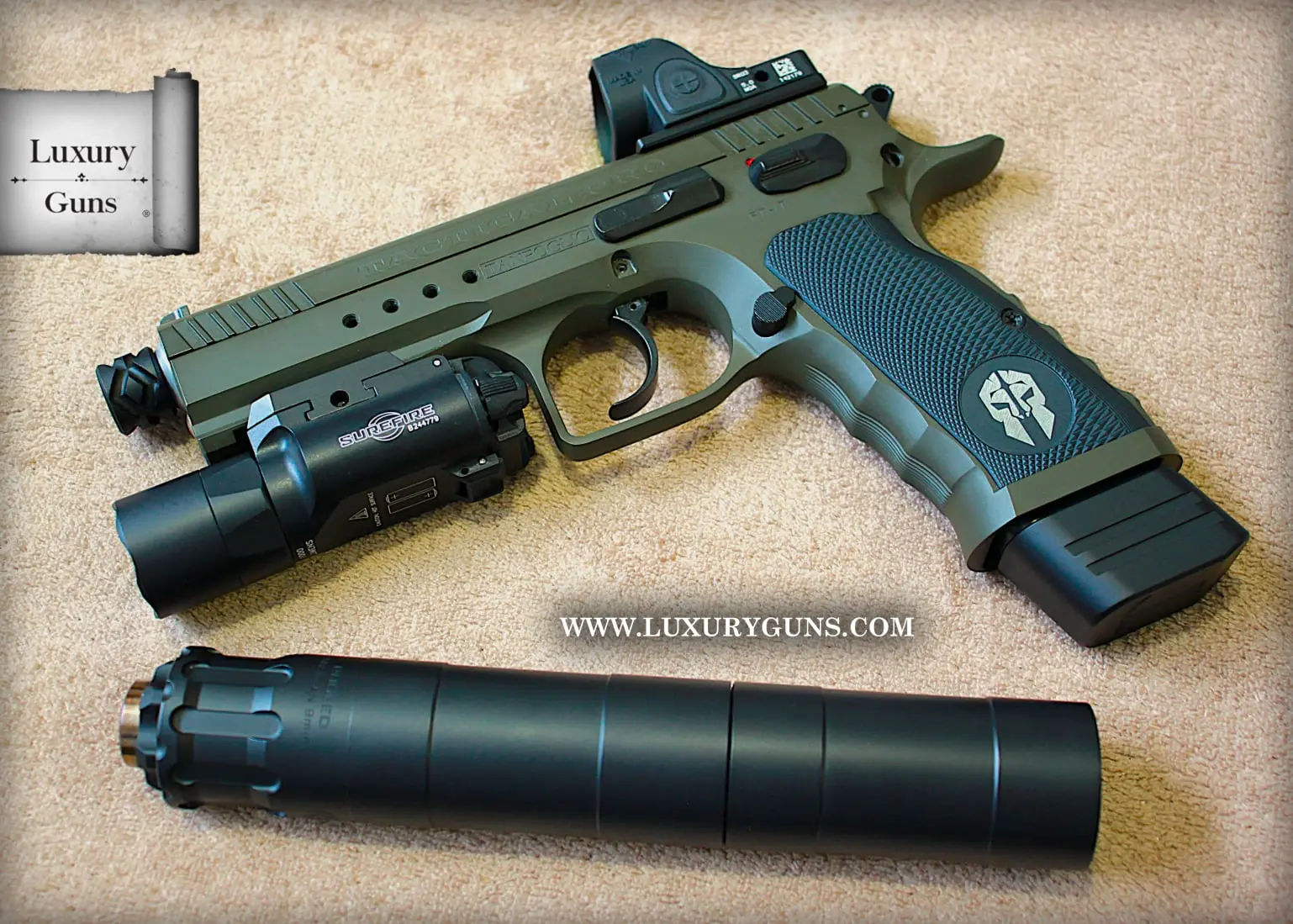 Tanfoglio Tactical PRO s doplnkami Rugged, Trijicon a SureFire